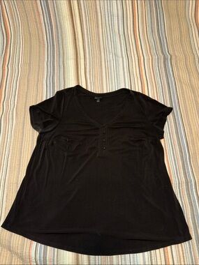 torrid Black Short Sleeve V-Neck Buttoned Tee